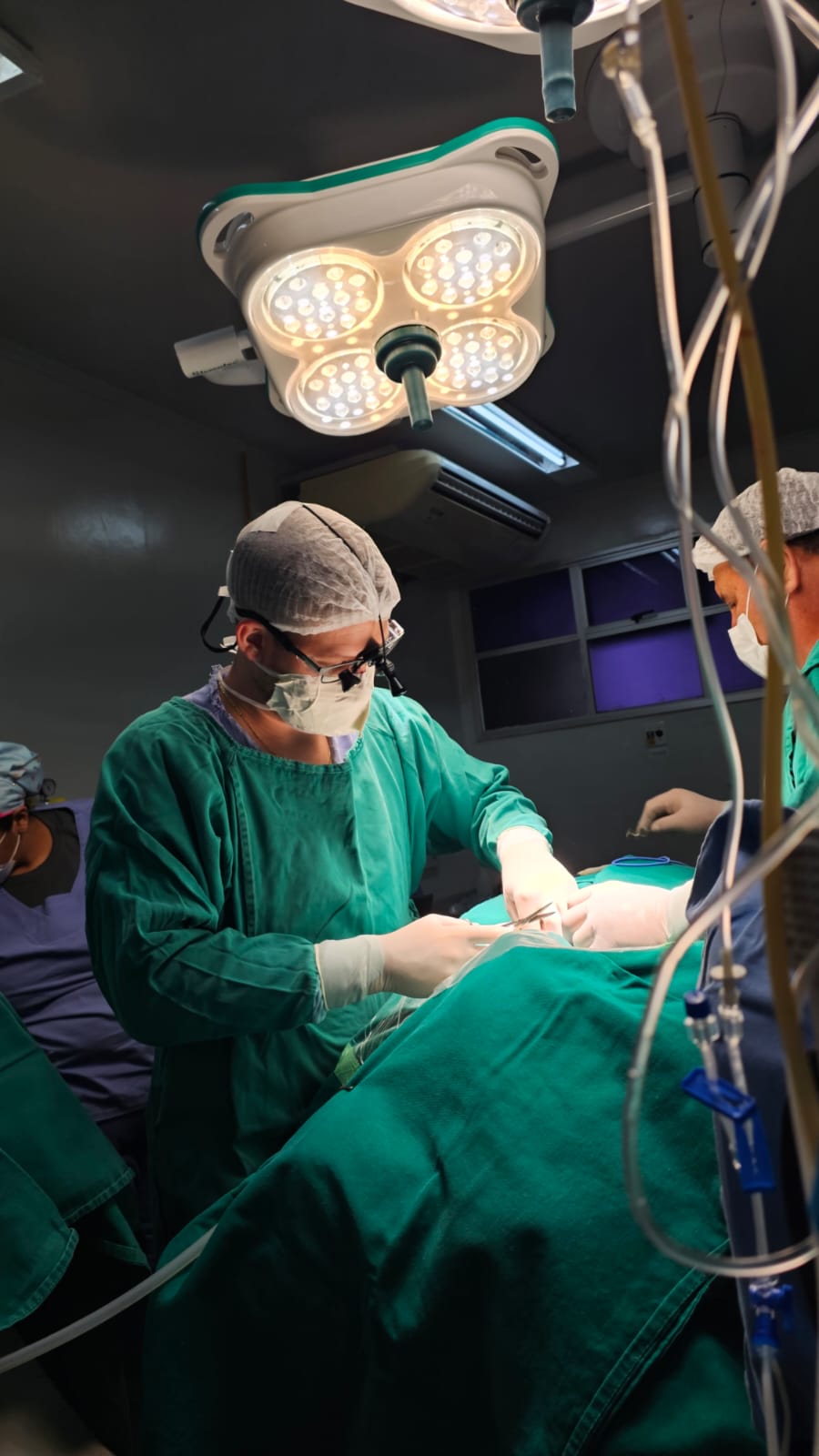 Procedimento minimamente invasivo da coluna vertebral realizado pelo Dr. Rafael Ribeiro